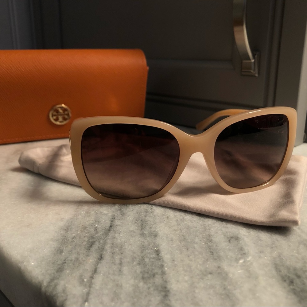 NWOT Tory Burch Sunglasses